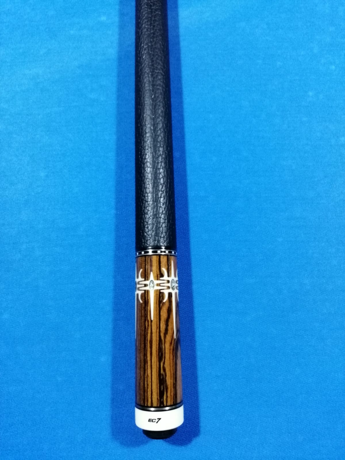 EC7-B3\Le\Black