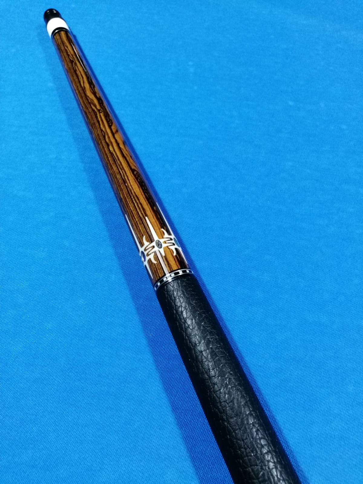 EC7-B3\Le\Black