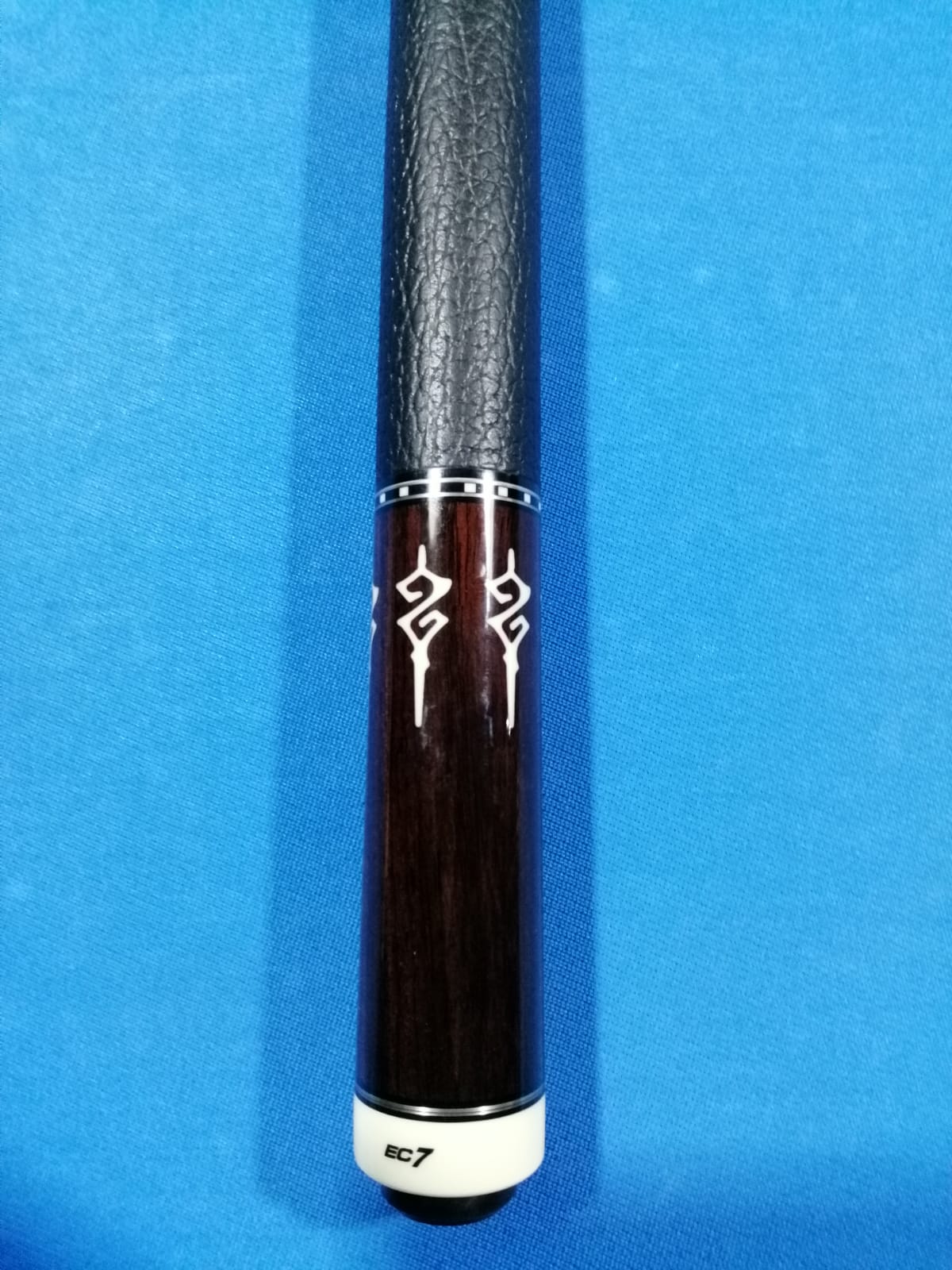 EC7-R1\Le\Black