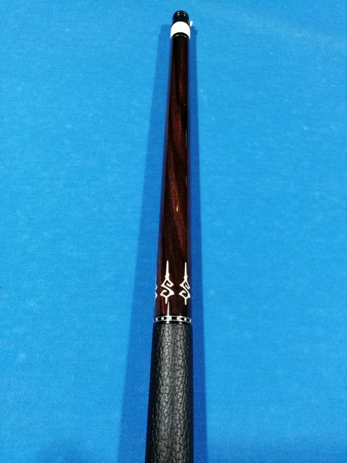 EC7-R1\Le\Black