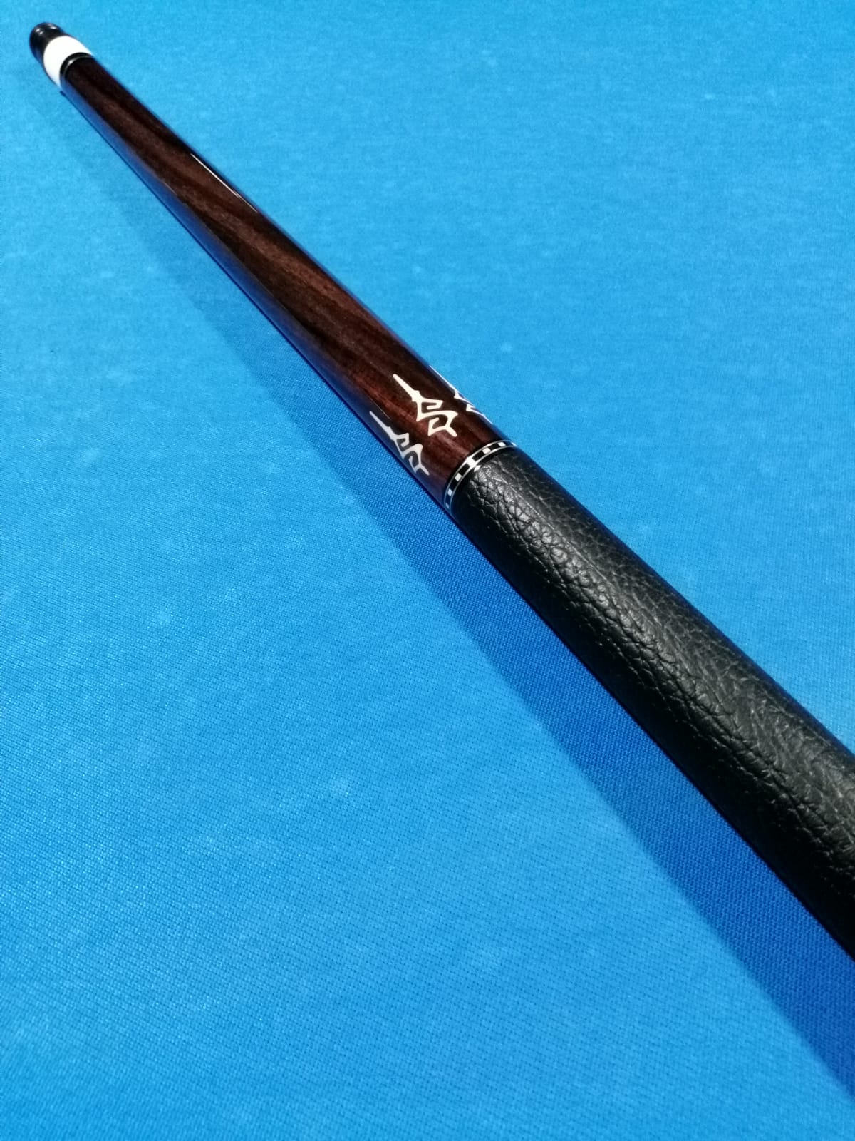 EC7-R1\Le\Black